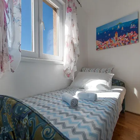 Duki - Sea View Apartment